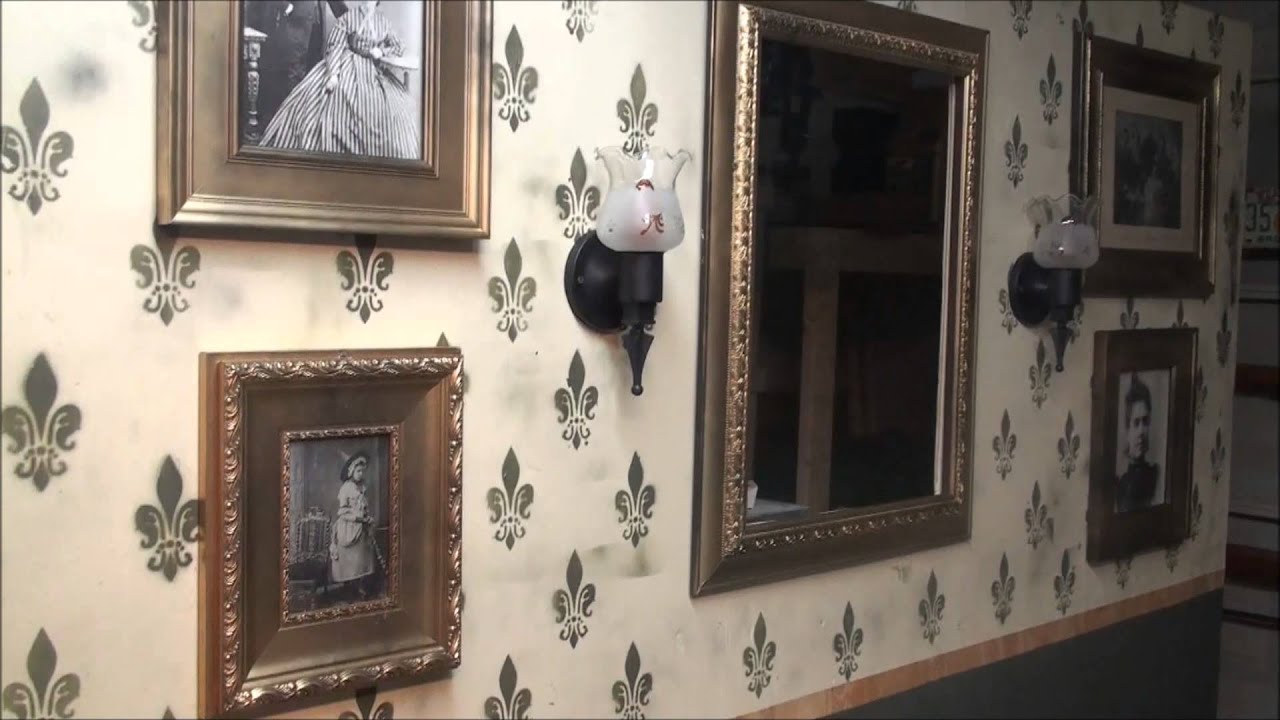 Halloween Victorian Mansion Wall Photo Op Scene for Yard Haunt