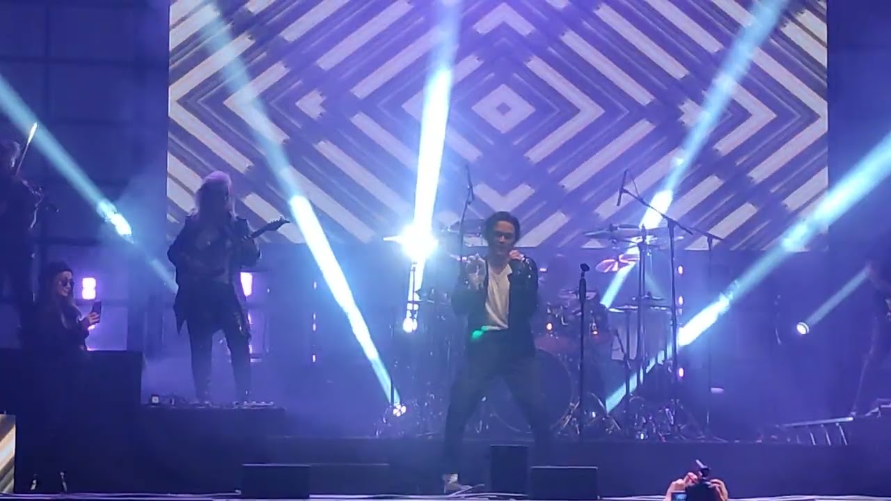 Billie Jean -  Michael The Show