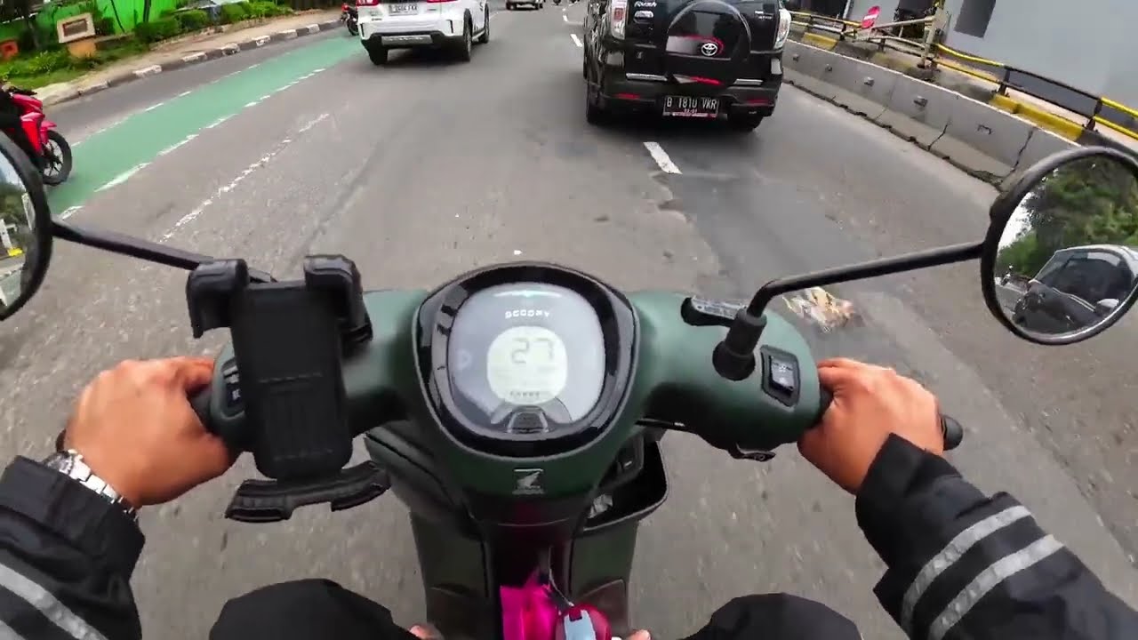 NGANTUK DI JALAN... ‼️Mending Minggir Dulu.. ‼️NGOPI DI SPBU SHELL.. ‼️😁😁 | HONDA SCOOPY 2025