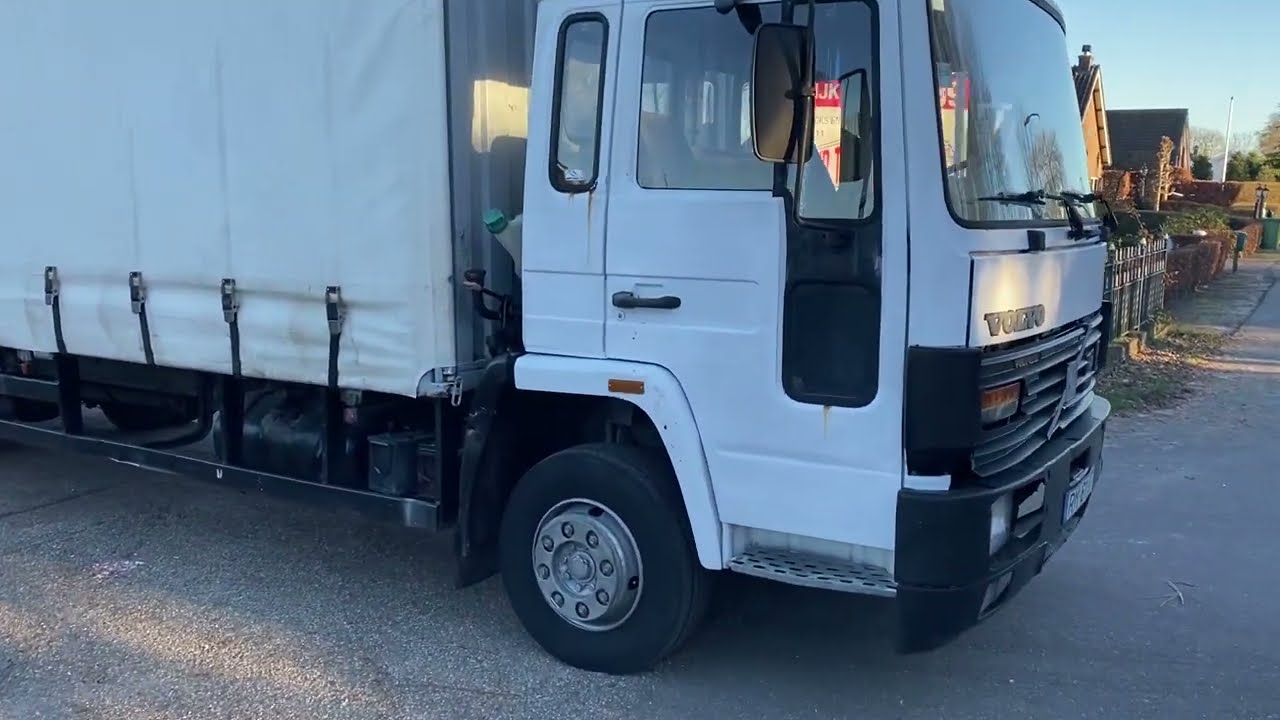 Volvo FL6 11 4x2 with box 1987