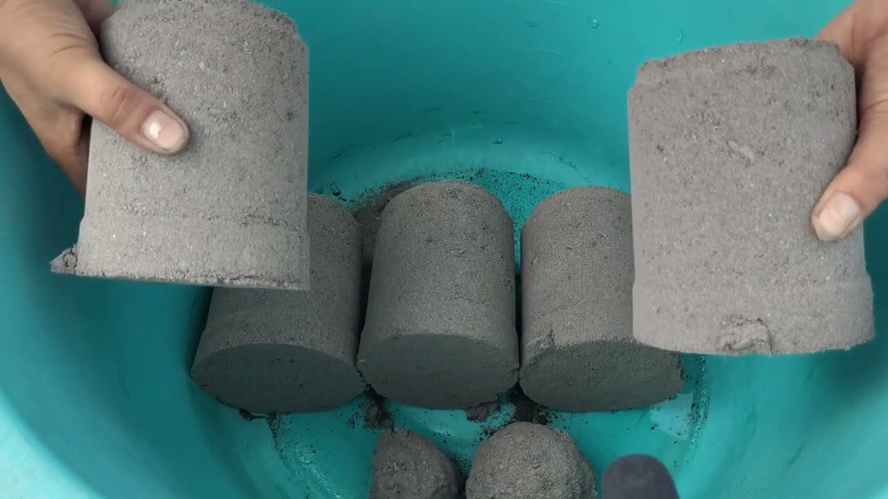 Gritty dusty 🌪️ charcoalashes crumbling dry and water 💦 SA ASMR