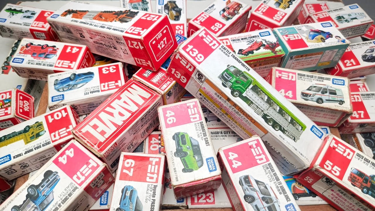 トミカミニカーが箱に盛り沢山!収納するよ。トミカのベストコレクションを動画でまとめました! -