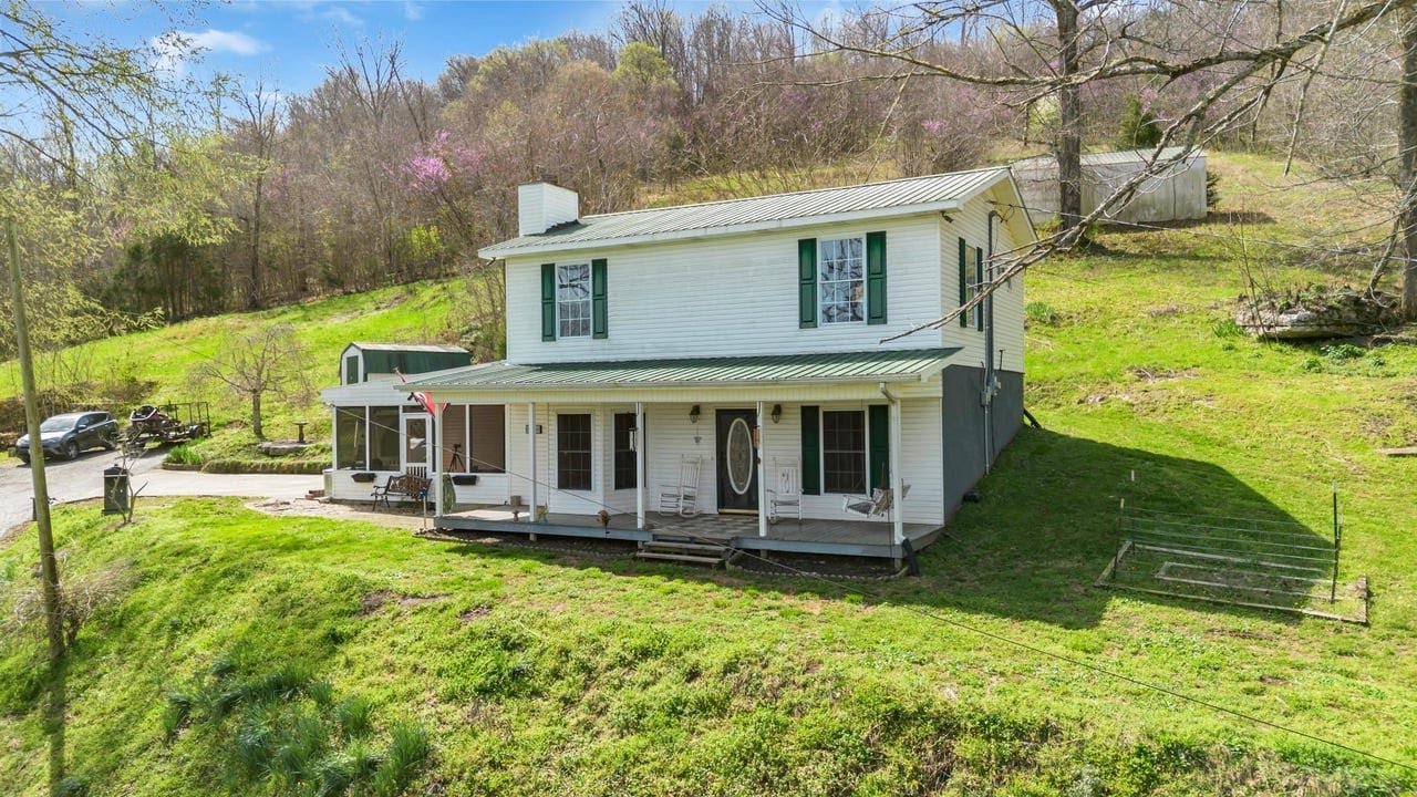 394 Lou Dr, Dowelltown, TN