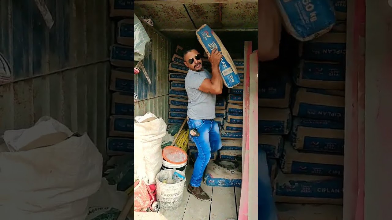 Como se coloca o cimento na betoneira r&aacute;pido e pr&aacute;tico 💪n&oacute;s na obra 😁
