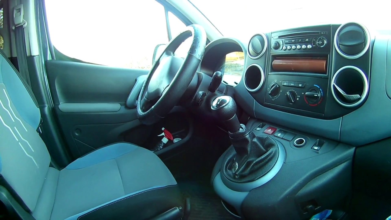 Замена чехла ручки КПП Peugeot Partner / Replacement of a cover of the handle of the Peugeot Partner