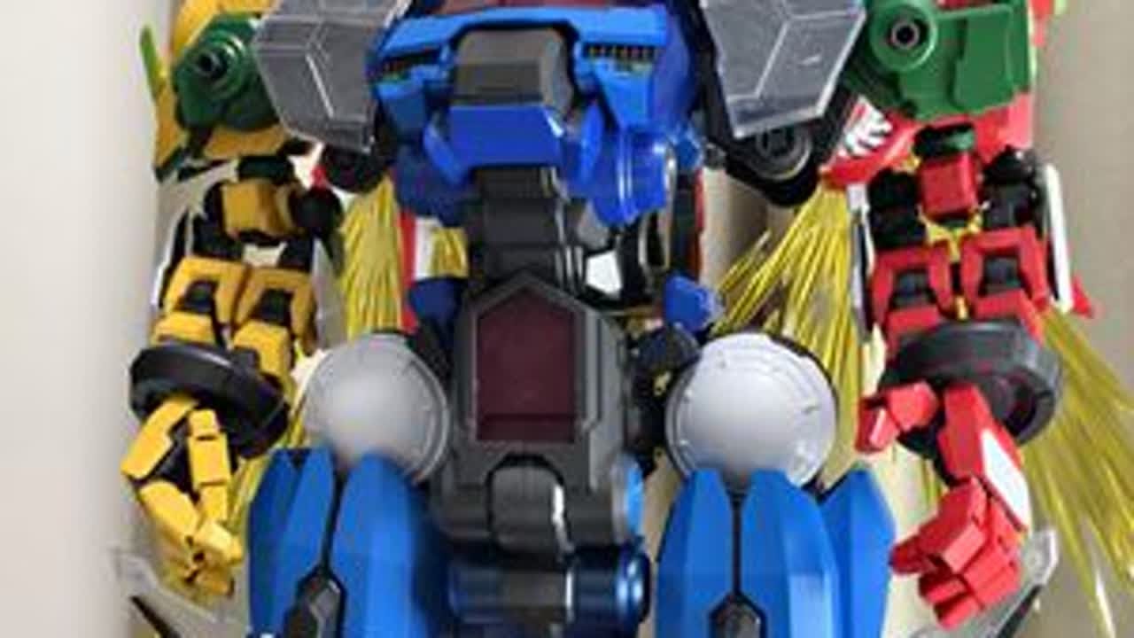 果宝特攻集结战宝终于拼完了！果宝天尊？这合体怎么不太一样？ #果宝特攻 #童年动画 #拼装模型 #壹理创玩果宝特攻 #模型玩具
