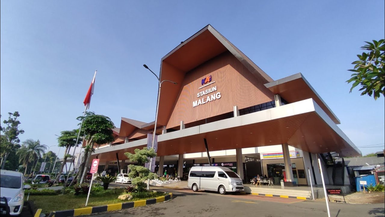 STASIUN KOTA BARU MALANG SISI TIMUR JL PANGLIMA SUDIRMAN | WISATA KOTA MALANG