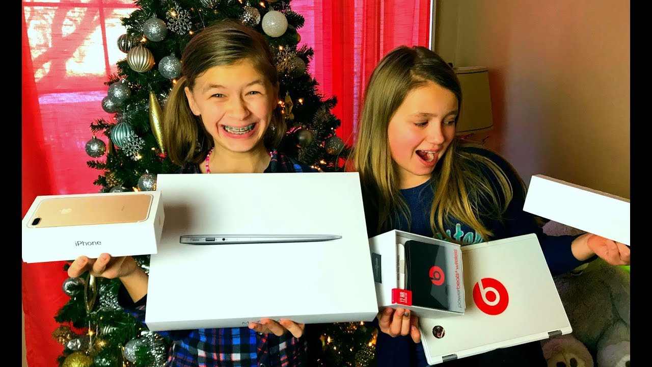 Kids Opening EARLY Christmas Presents ( 2017 Dec 23 )