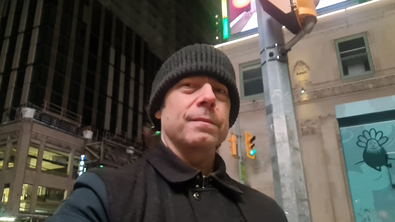 Toronto LIVE: A Friday The 13th Evening Snowfall Walk Around Downtown