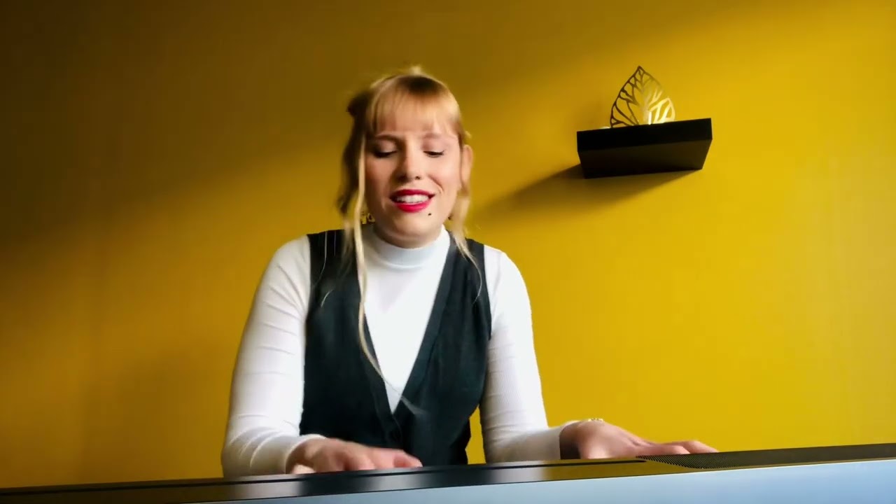 Clandestina - Emma Peters cover