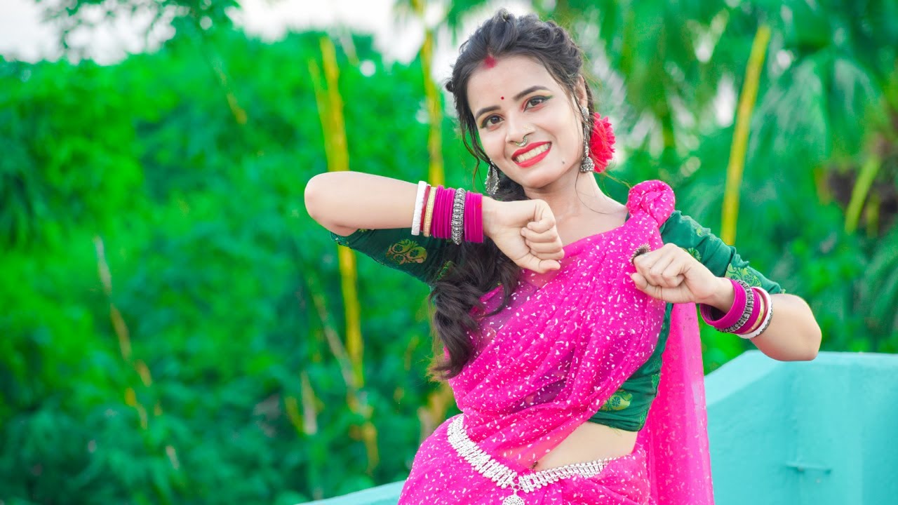 Monta Kore Uru Uru Dance Performance | মনটা করে উরু উরু | Tithi's Dream | #bengalisong