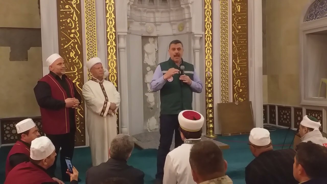Çorum Valisi Mustafa Çiftçi Afşin 'de Berat Gecesinde cemaate hitap etti.