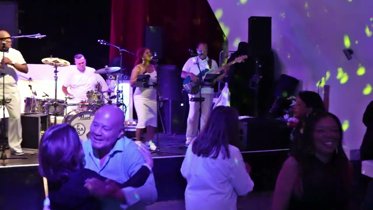 Eten @ Drinken 1892  Dorpsstraat 74A Zoetermeer viert 4 jarig bestaan