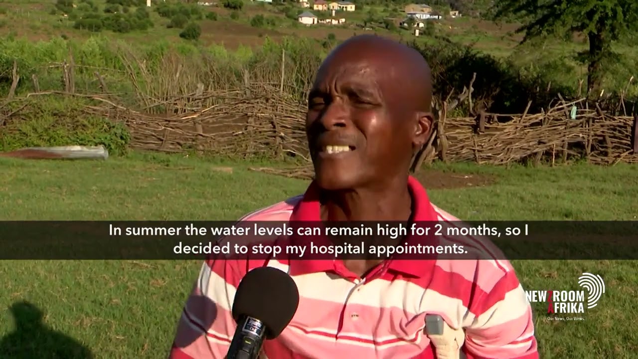 Dikidikini villagers cross river in a 200 litre drum