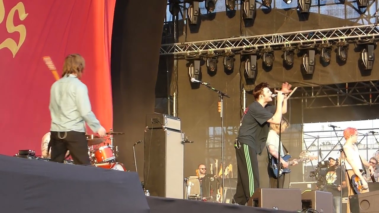 Fontaines D.C. - Too Real (live in Athens @ Release Festival 2022)