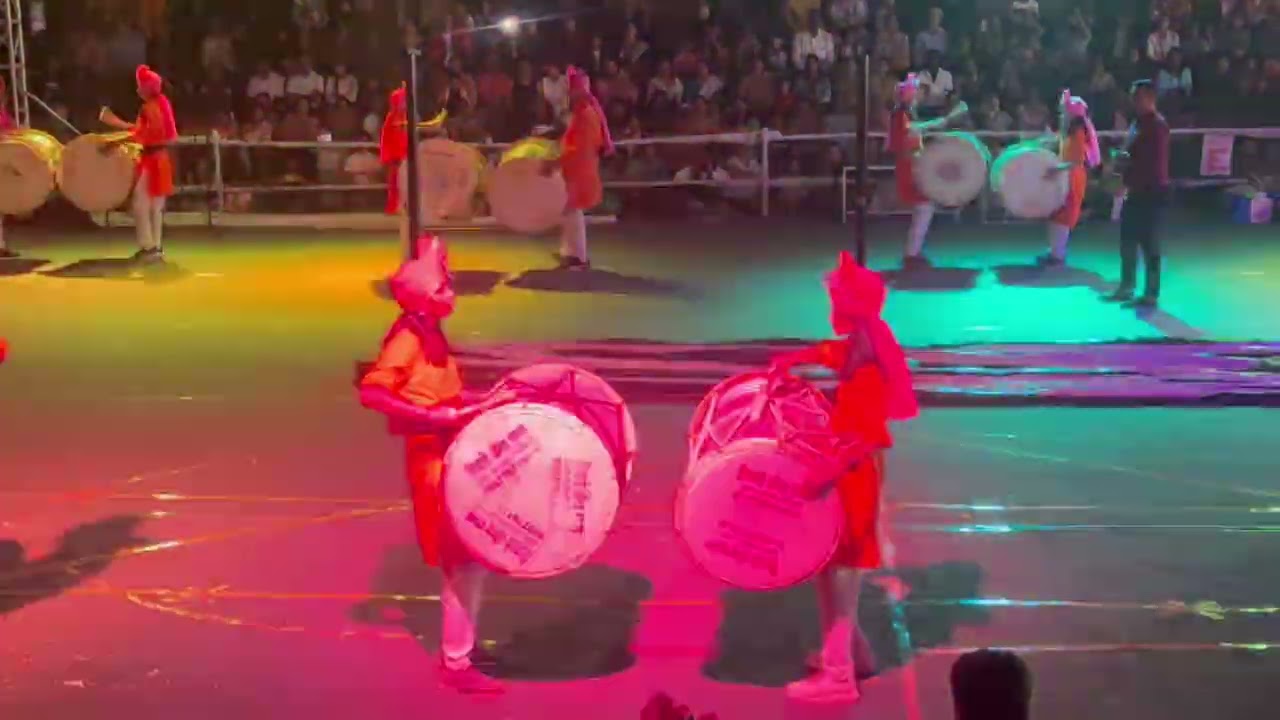 Dhol Tasha on …. 🤗enjoy the beat…well done very appreciated…😊#school #carnival #dholtasha #mahadev 