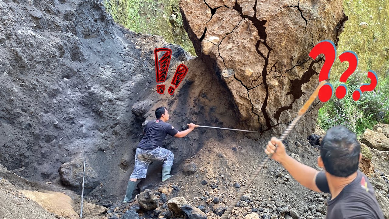 Very crazy..!!! the dangerous act of rolling a large rock