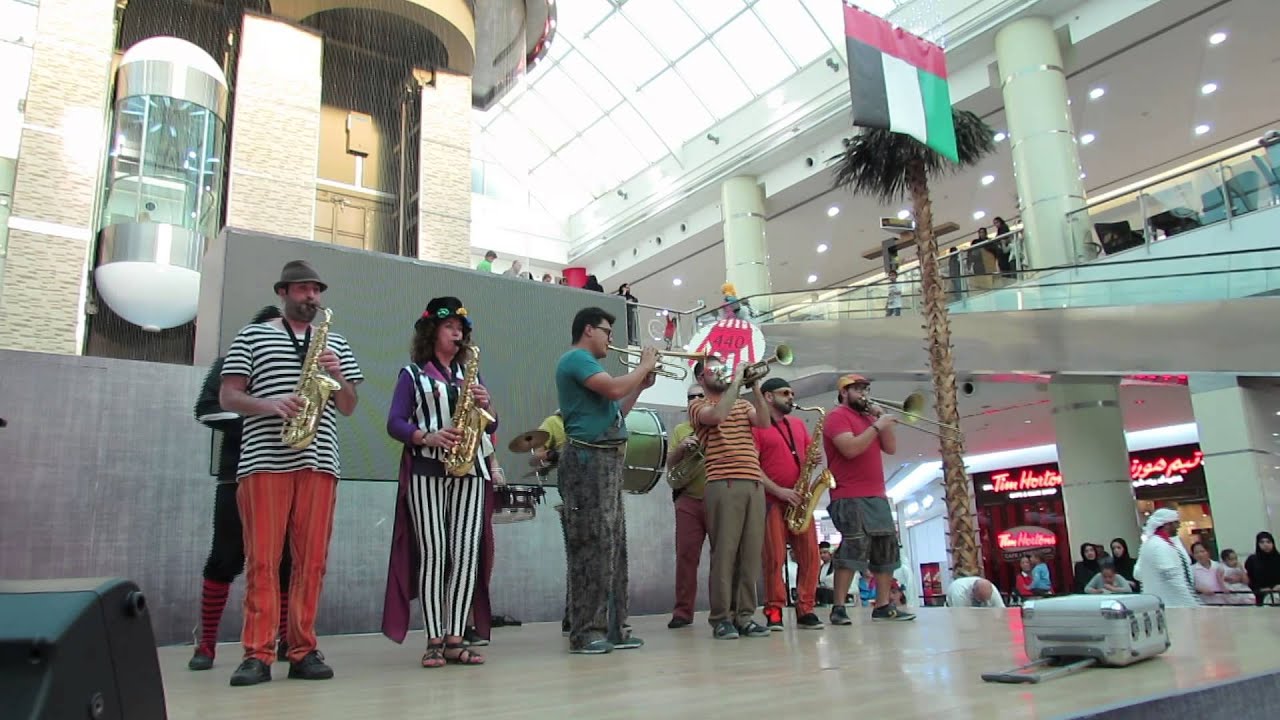 TOUR UAE || EMIRATOS ÁRABES UNIDOS || AL AIN, ABU DHABI || 2014 || EL PUNTILLO CANALLA BRASS BAND
