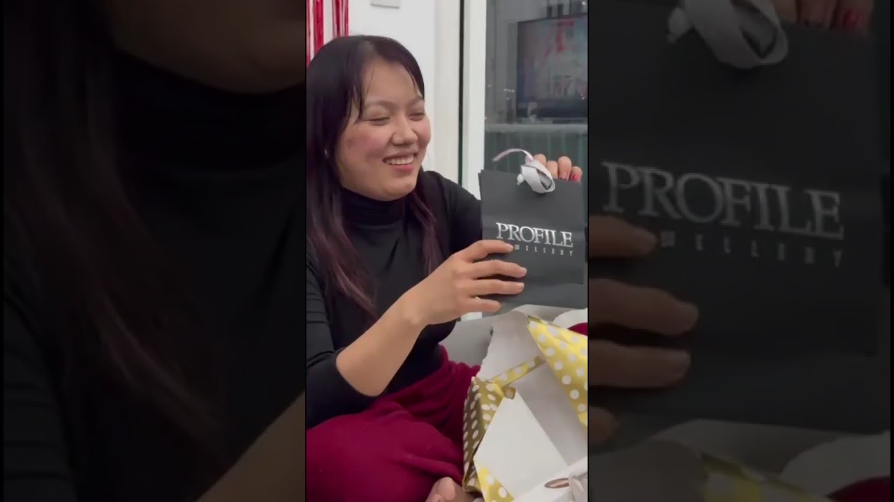 A yeae older then used to be 🤭🤭 unboxing gifts 🎁  #fypシ゚viral #birthday  #unboxing 🫣