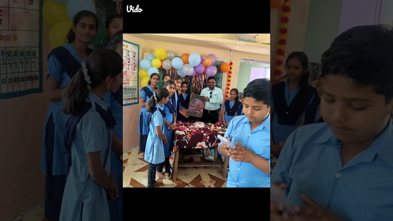 My students made my birthday very memorable. Some photos of that occasion...
