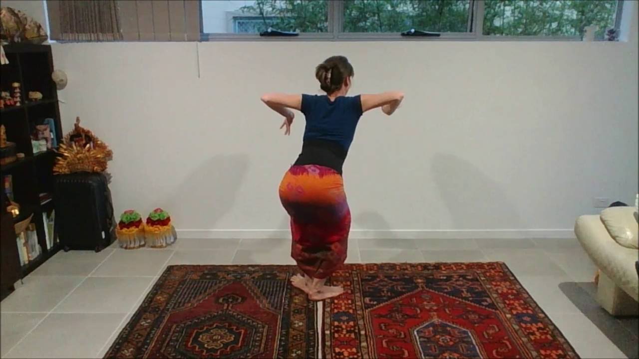 Learn Balinese dance | Tari Condong dari belakang