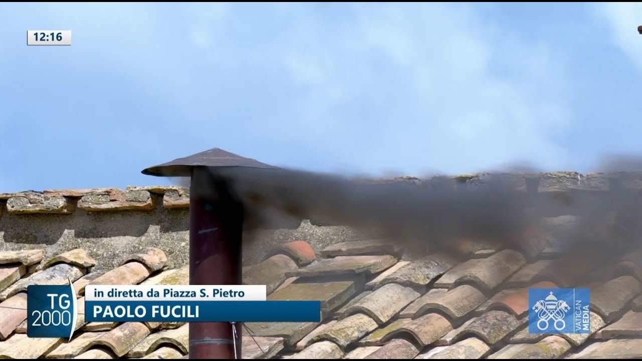 Conclave, nuova fumata nera dal comignolo della Sistina