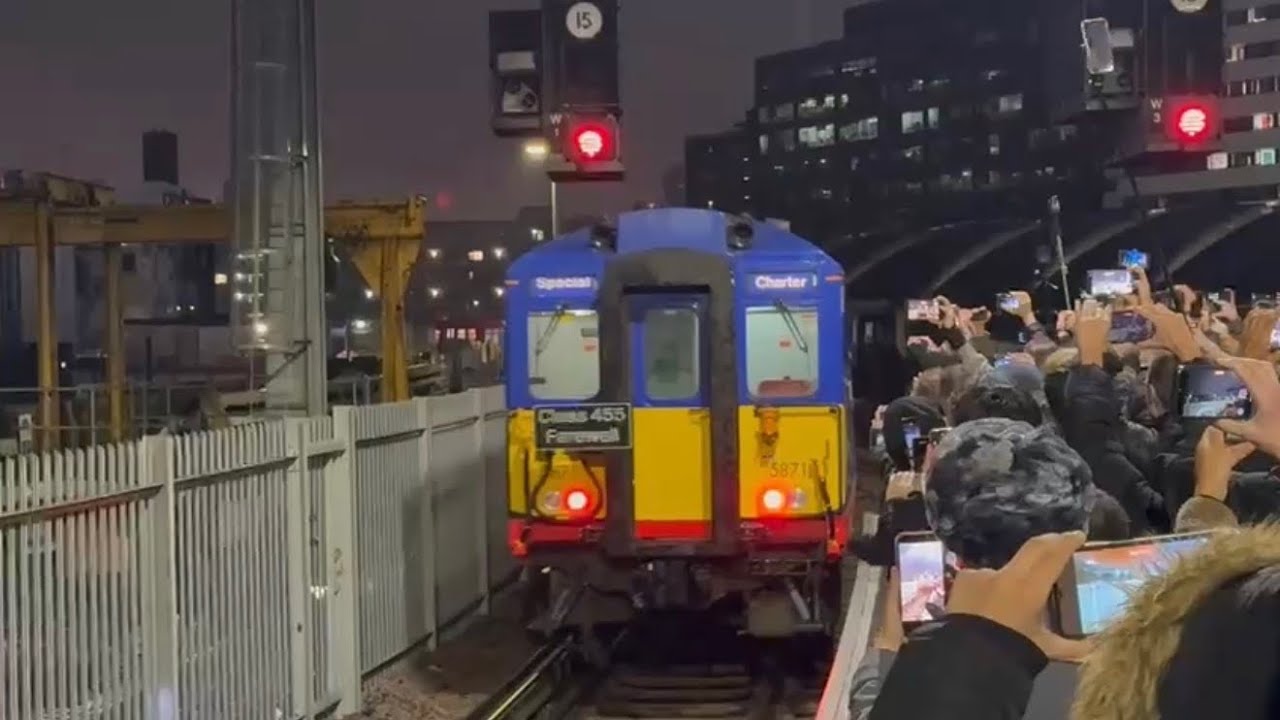 SWR Class 455 Farewell Tour Departing London Waterloo for Wimbledon Depot | 21/12/2025