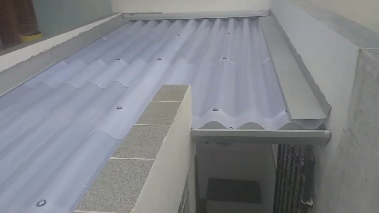 finalização do telhado de telhas transparente mal feito 😁👍👏