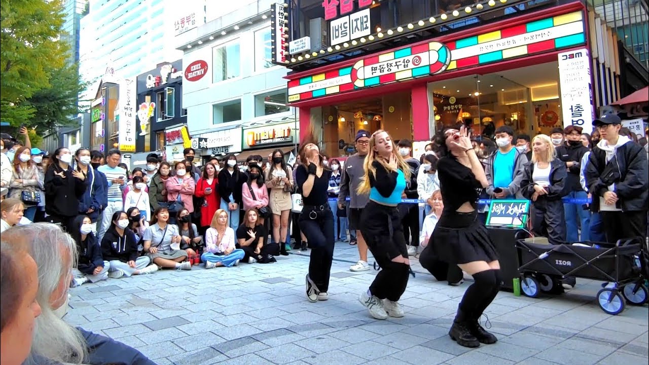 SATURDAY. BLACK MIST. EXHILARATING FANTASTIC INTERACTIVE BUSKING. HONGDAE STREET.