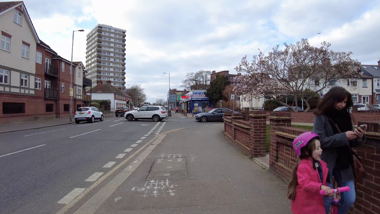 Walking around Kingston upon Thames, Kingston Road, Cambridge Road, London Road, London Tour 4K