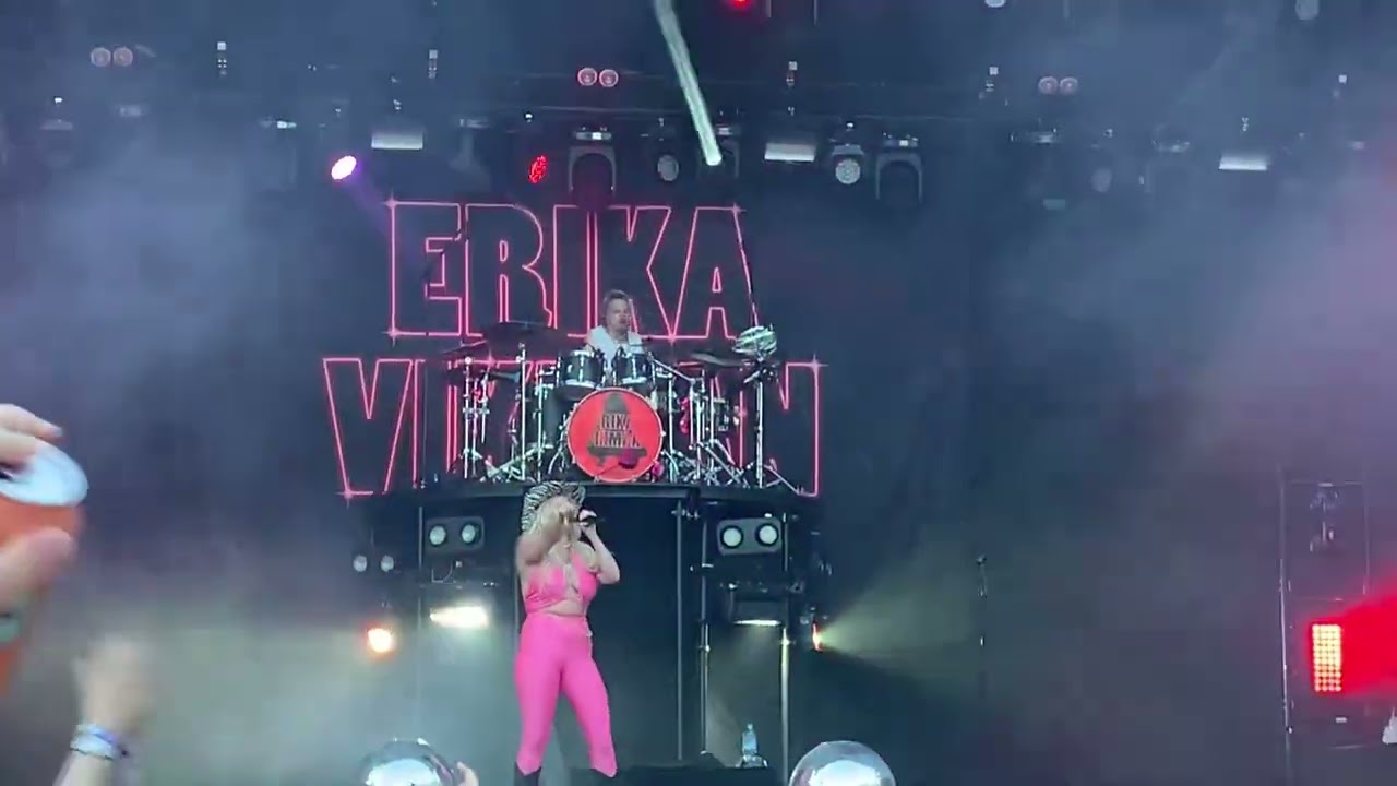 Erika Vikman Syntisten pöytä @Provinssi, 1.7.2022