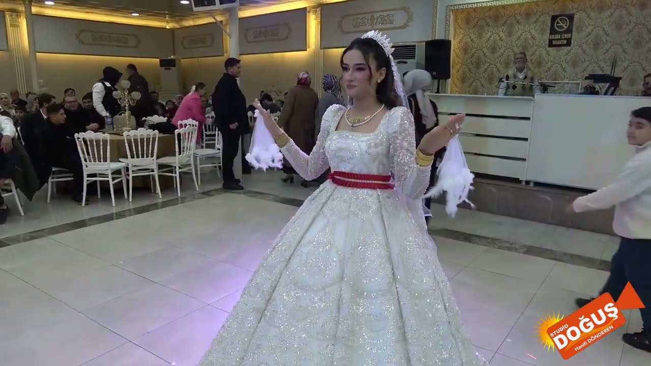 HALEBİYİ GELİN O KADAR GÜZEL OYNADI Kİ  İZLEYEN HAYRAN KALDI PLATİN DÜĞÜN SALONU