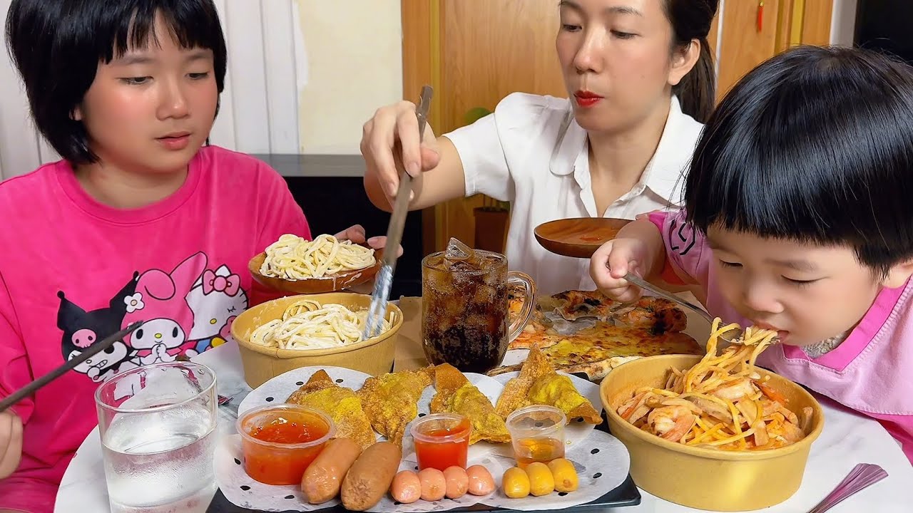 Mukbang - ăn Pizza Hải Sản & Sủi Cảo chiên , Xúc Xích mini và Mì Ý 🫶🏻❤️