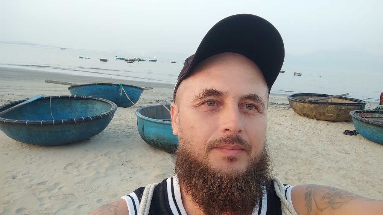 Стоим! Дананг утром! Вьетнам!