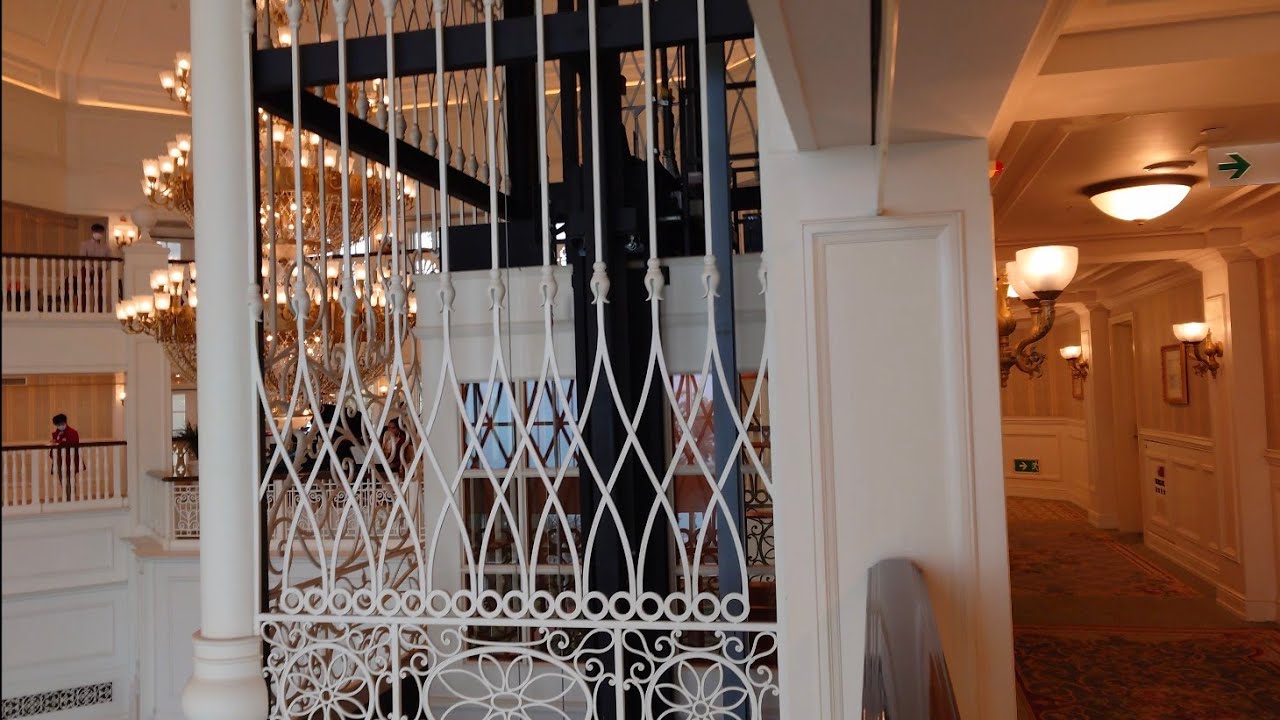 Elegant elevator in Disneyland Hotel with live music band performance