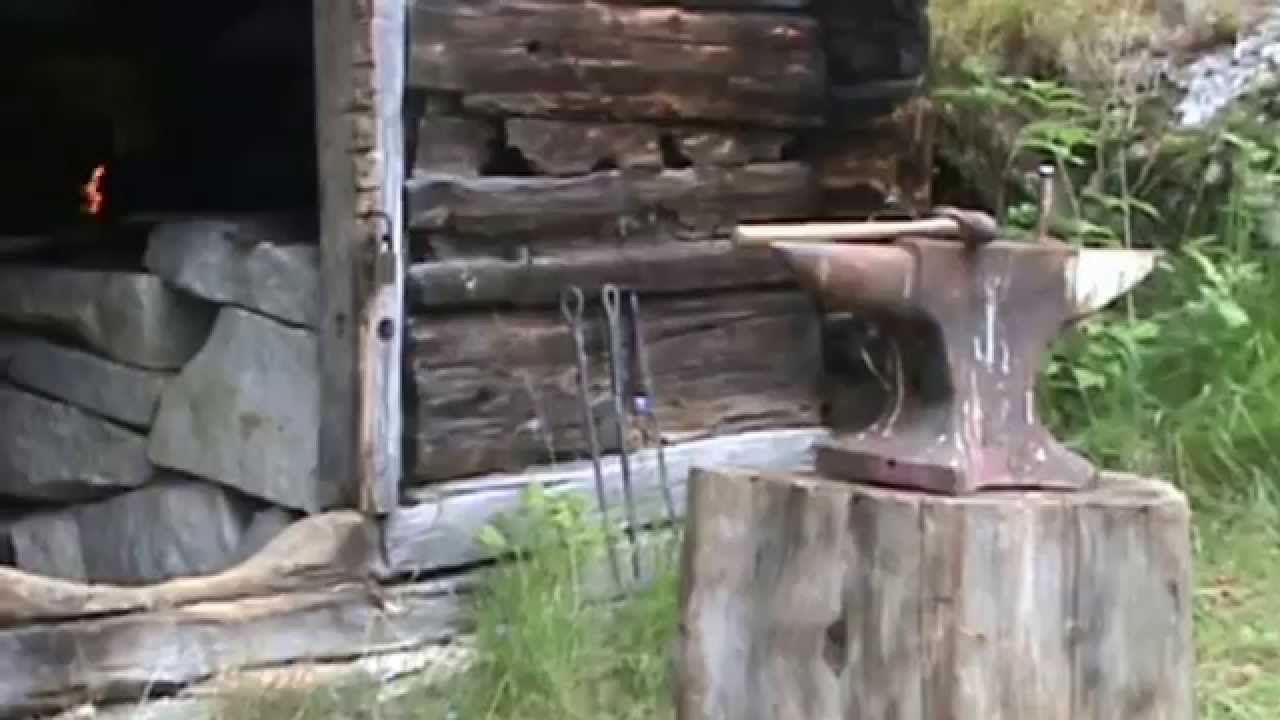 Smie og hest på De Heibergske Samlinger - Sogn Folkemuseum