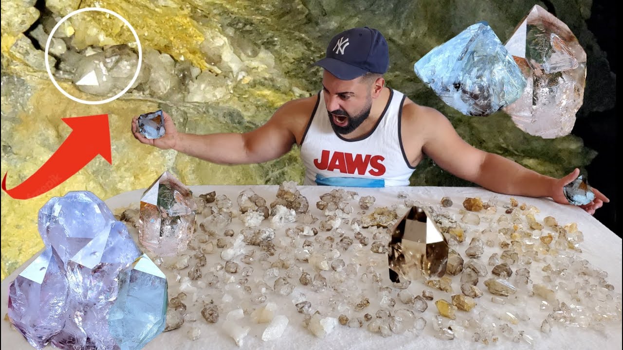 Hiker Randomly Discovers Rare Crystal's While Exploring Cave