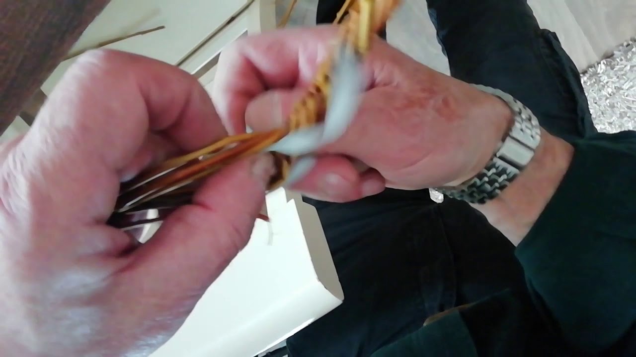 Pletení pomlázky 3 pomlázka s košičkem