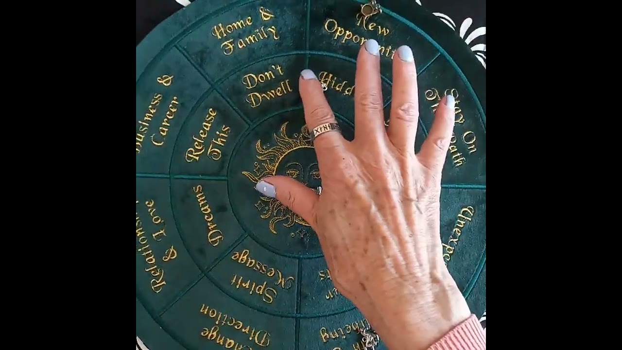 A quick Charm Reading for today. #charmreading #charmcasting#dailycharmreading#teacharms#charms