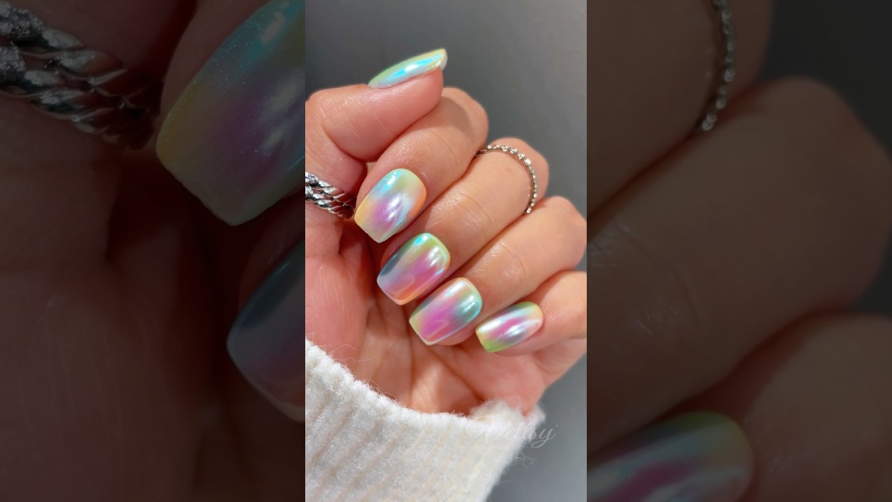 New Colorful Chrome Nail Set You Can Wear This Spring