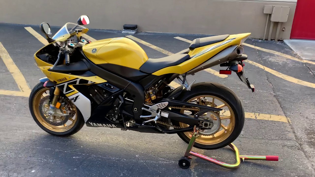 2006 Yamaha R1 LE