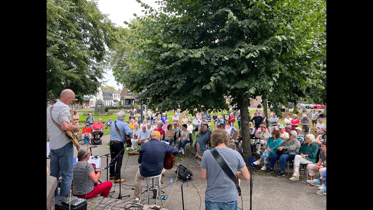 BKant bij het kioskconcert van Cultuur Overdag op zondag 13 augustus 2023 in Het Park in Nuenen.