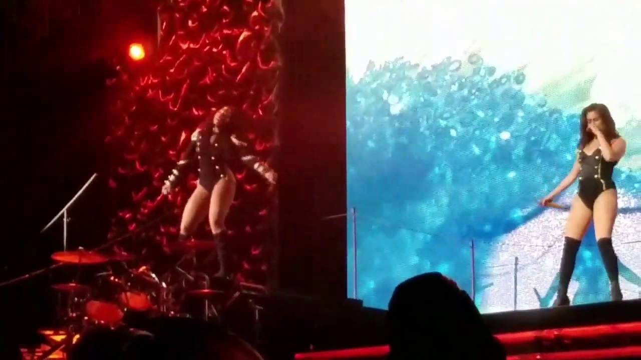 Fifth Harmony - No Way (Lauren chorando)