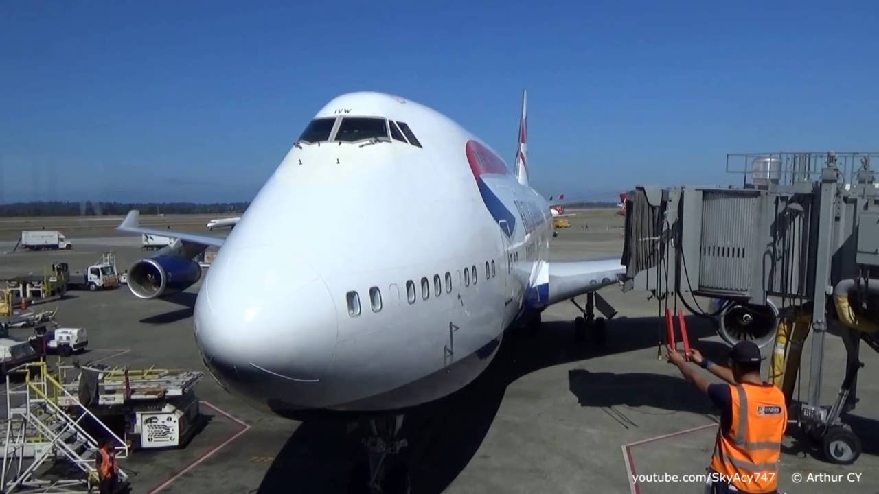 Face to face with this huge British Airways 747 | SeaTac Airport Gate spotting