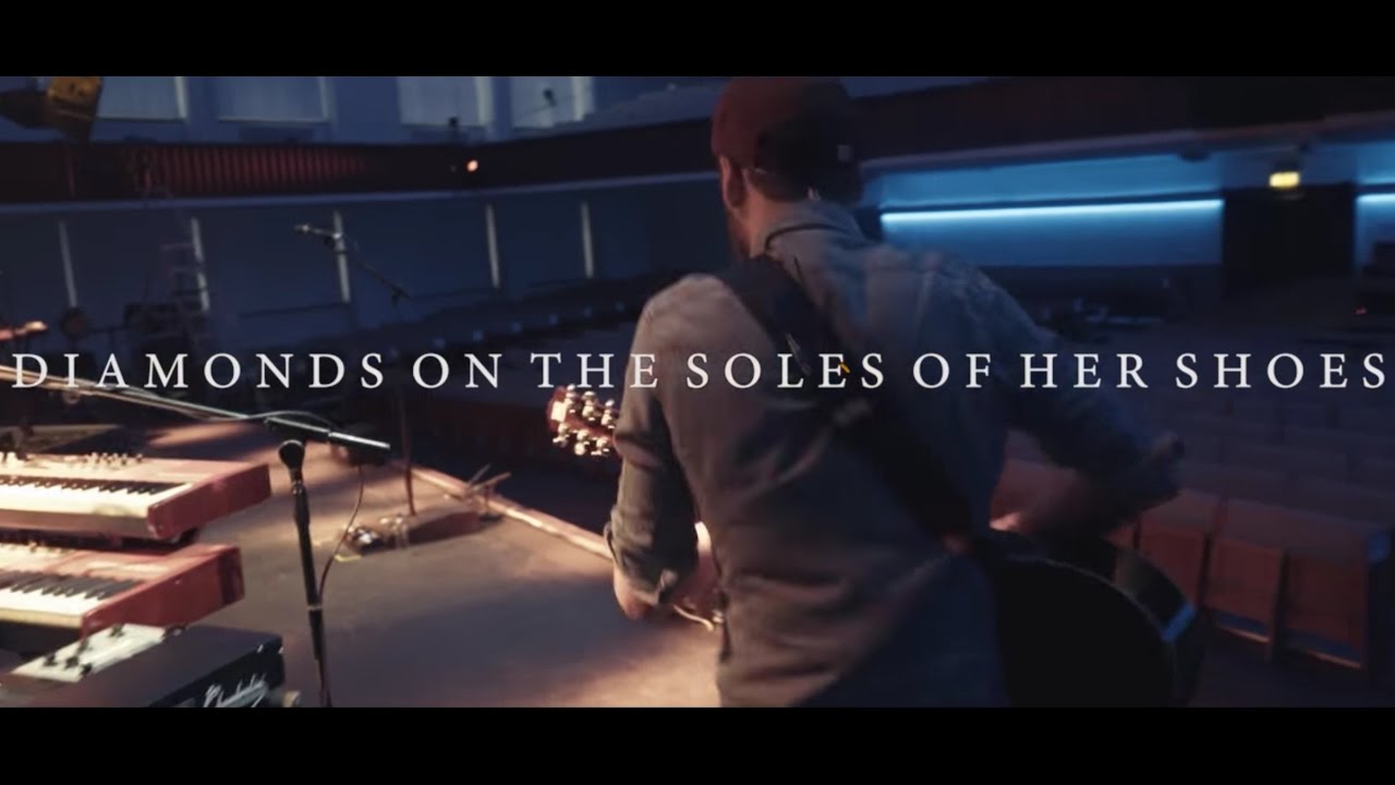 Passenger | Diamonds on the Soles of her Shoes (Paul Simon cover)