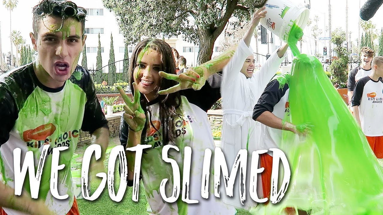 HE GOT SLIMED AT KIDS CHOICE AWARDS