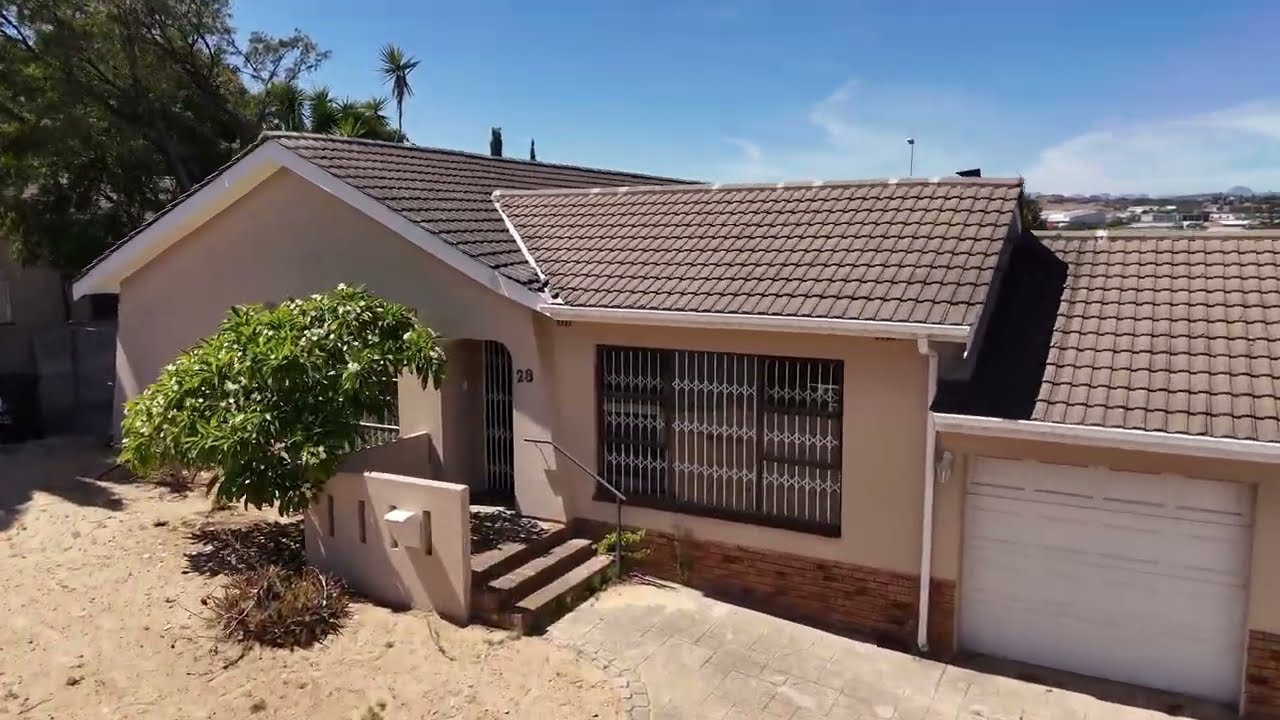 R2,650,000 | 4 Bedroom House For Sale in Morgenster Heights | RED2770