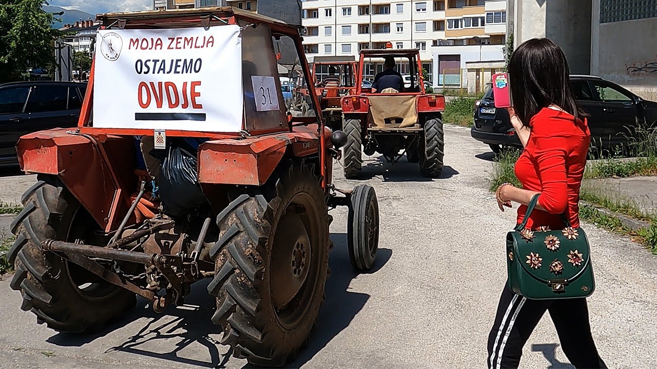 Selo ima 50 traktora i svoju traktorijadu