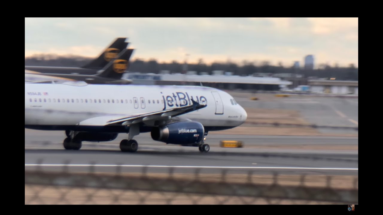 10 Spectacular Winter Plane takeoffs from Bradley International Airport in 4K 60fps with Info