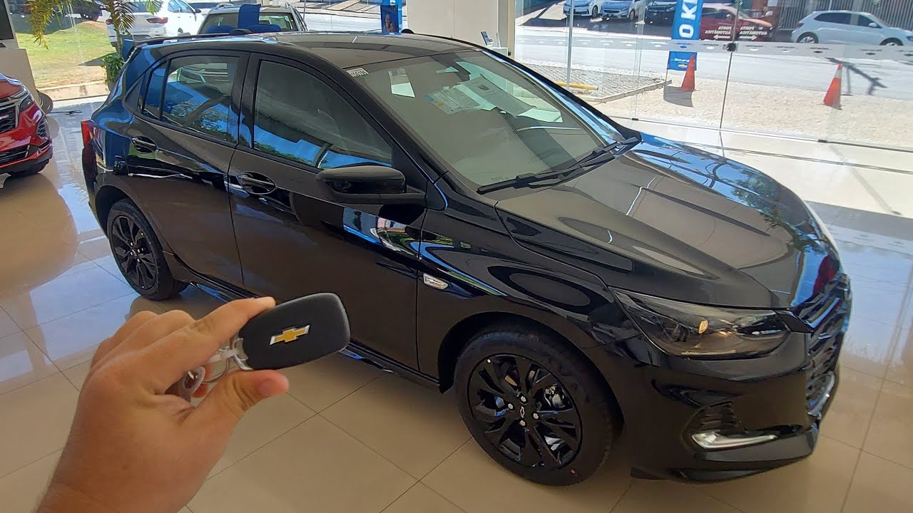 detalhes novo Chevrolet onix RS preto ouro negro RG1 2023 116cv turbo automático